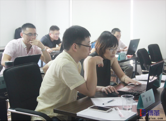 六西格瑪綠帶課程學(xué)員積極探討問(wèn)題 六西格瑪綠帶課程學(xué)員積極探討問(wèn)題