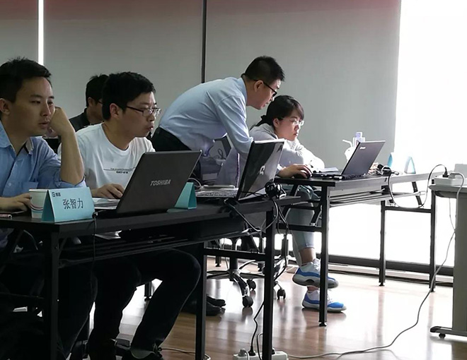 六西格瑪綠帶課程金老師耐心指導(dǎo)學(xué)員 六西格瑪綠帶課程金老師耐心指導(dǎo)學(xué)員