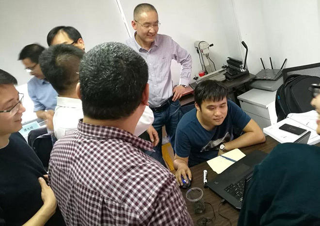 六西格瑪綠帶課程學(xué)員現(xiàn)場與金老師互動 六西格瑪綠帶課程學(xué)員現(xiàn)場與金老師互動