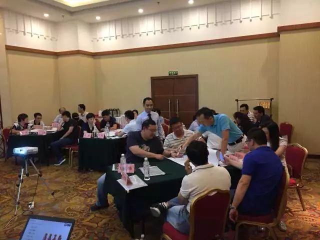 空管局班組長(zhǎng)培訓(xùn)現(xiàn)場(chǎng) 空管局班組長(zhǎng)培訓(xùn)現(xiàn)場(chǎng)