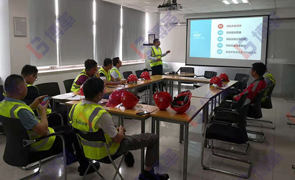 中天科技TPM項目組成員上?？疾飕F(xiàn)場