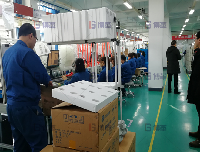 采用雙邊流水線(xiàn)，節(jié)約空間，電子組裝材料水蜘蛛配送。